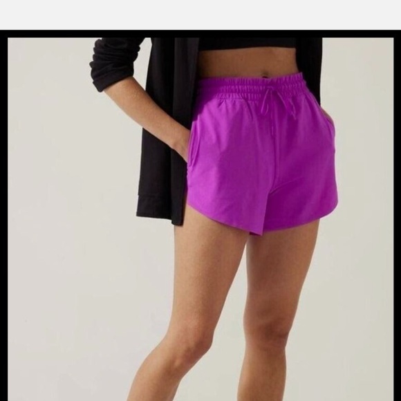 Athleta Pants - Athleta crossroads Shorts